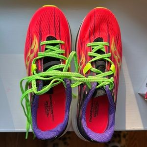Saucony Endorphin Pro 2  size 8